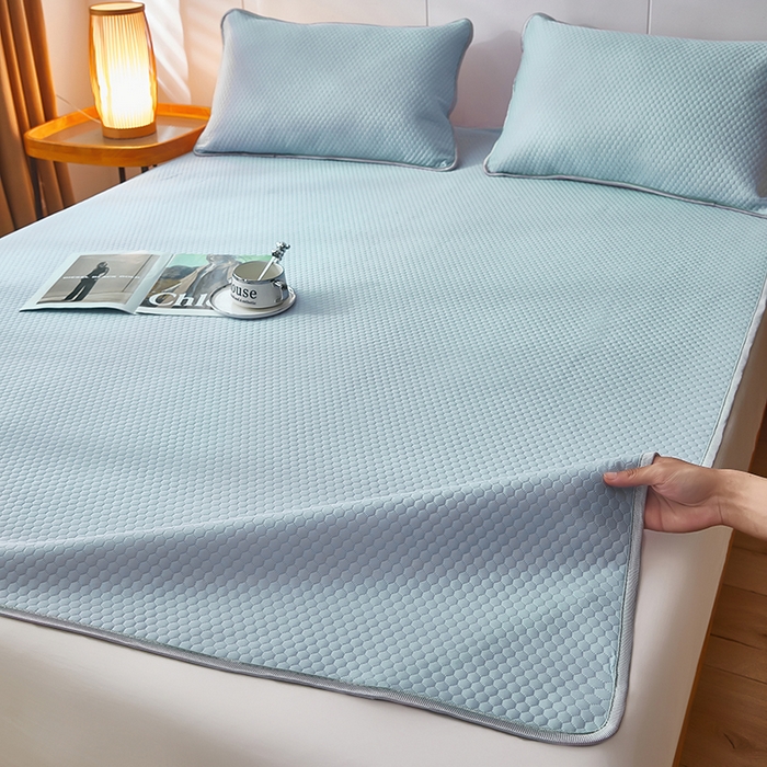 91家纺网 家纺一手货源 找家纺 希廷顿2025新款凉感丝冰豆豆凉席两件套三件套 蓝色