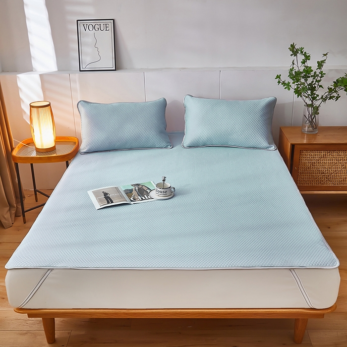 91家纺网 家纺一手货源 找家纺 希廷顿2025新款凉感丝冰豆豆凉席两件套三件套 蓝色