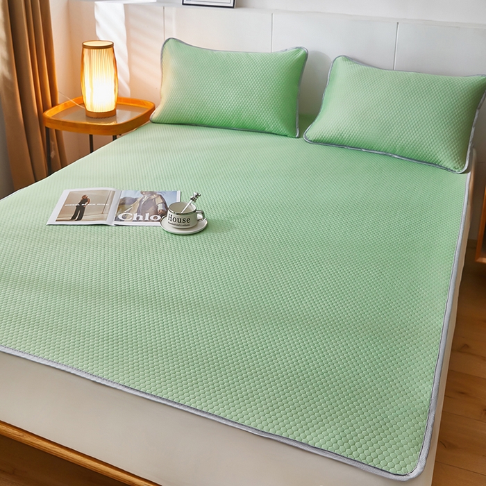 91家纺网 家纺一手货源 找家纺 希廷顿2025新款凉感丝冰豆豆凉席两件套三件套 绿色