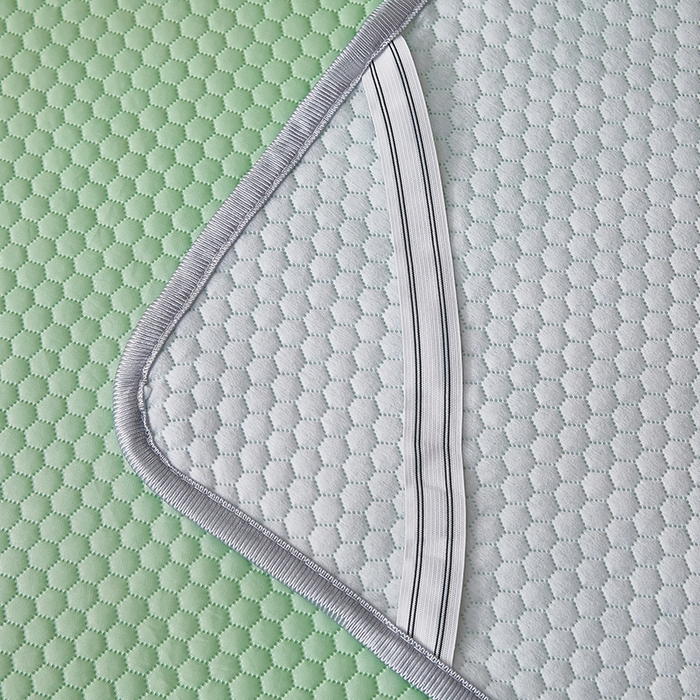 91家纺网 家纺一手货源 找家纺 希廷顿2025新款凉感丝冰豆豆凉席两件套三件套 绿色