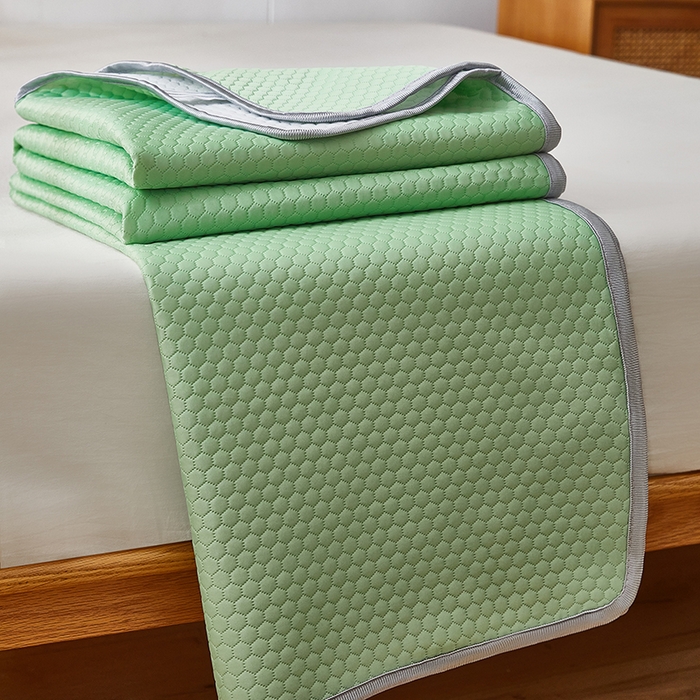 91家纺网 家纺一手货源 找家纺 希廷顿2025新款凉感丝冰豆豆凉席两件套三件套 绿色