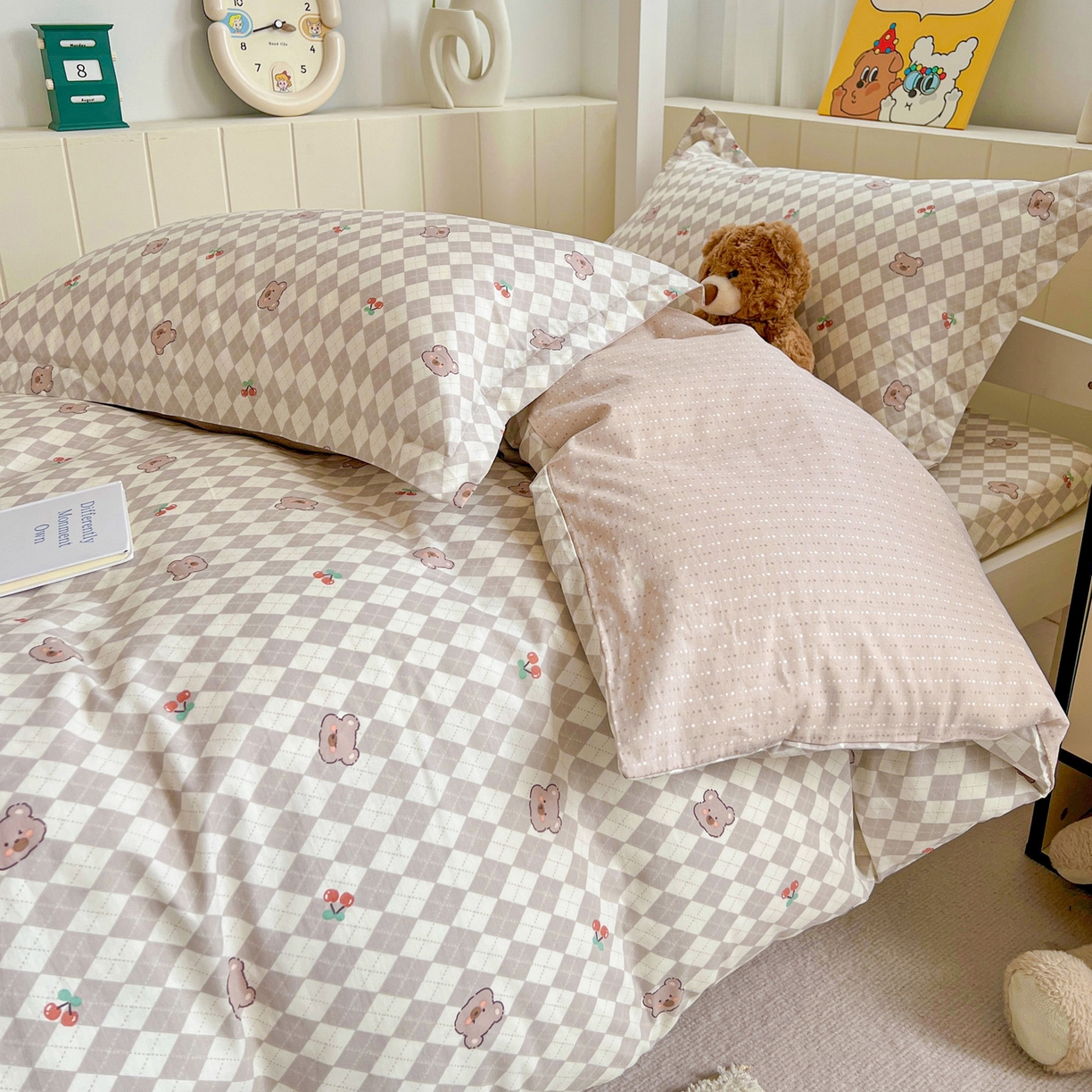 91家纺网 家纺一手货源 找家纺 春雨家居 2025新款学生季全棉三件套（预留缩水） 7.菱格小果