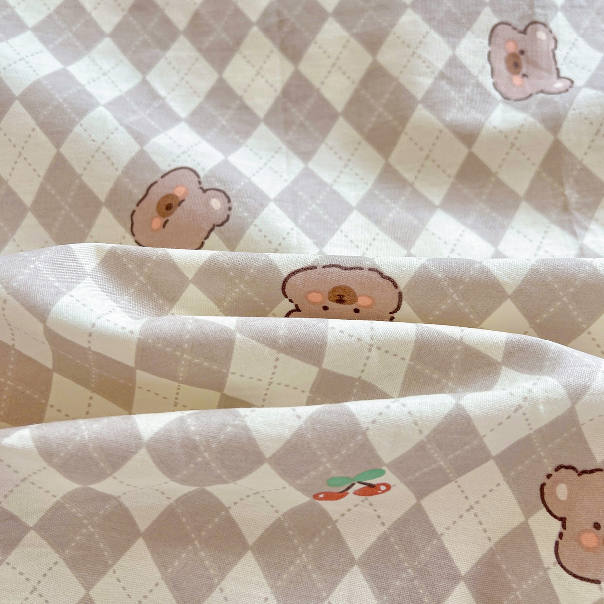 91家纺网 家纺一手货源 找家纺 春雨家居 2025新款学生季全棉三件套（预留缩水） 7.菱格小果