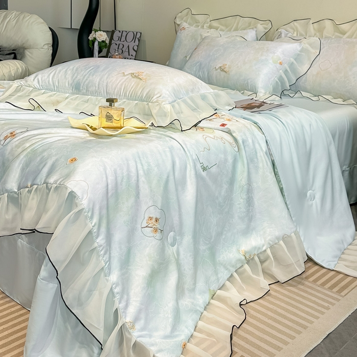 91家纺网 家纺一手货源 找家纺 凤杰家纺 2025新款玉锦缎夏被四件套 梅花蓝