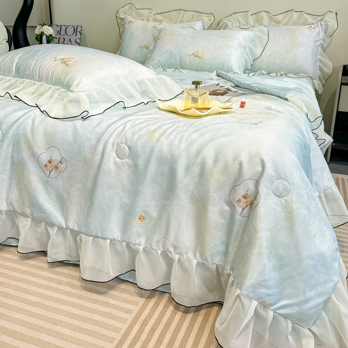 91家纺网 家纺一手货源 找家纺 凤杰家纺 2025新款玉锦缎夏被四件套 梅花蓝