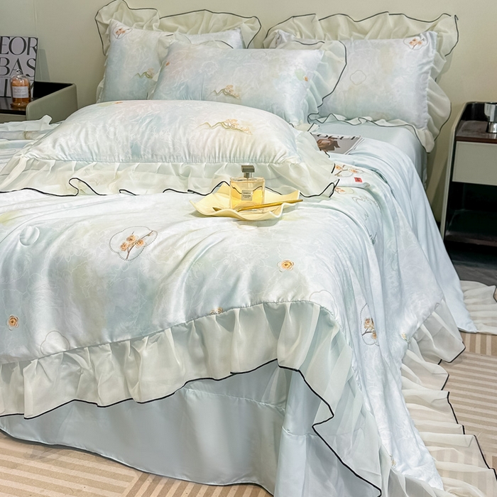 91家纺网 家纺一手货源 找家纺 凤杰家纺 2025新款玉锦缎夏被四件套 梅花蓝