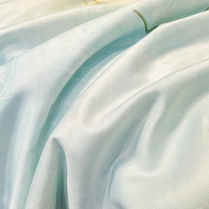 91家纺网 家纺一手货源 找家纺 凤杰家纺 2025新款玉锦缎夏被四件套 梅花蓝