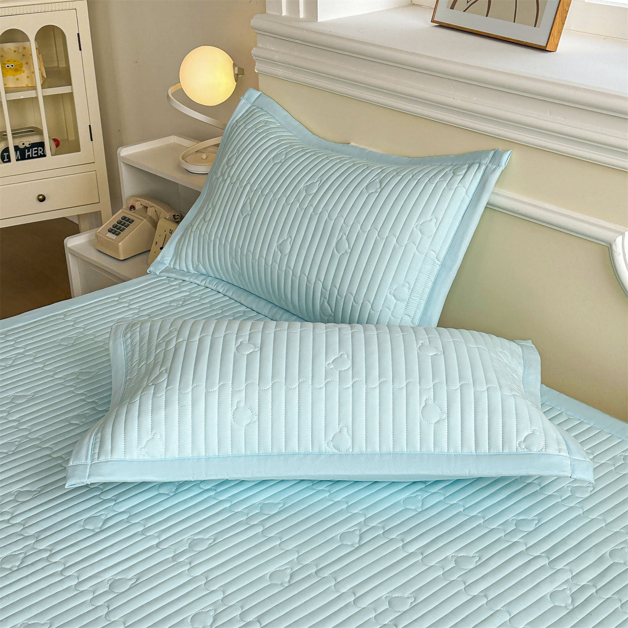 91家纺网 家纺一手货源 找家纺 雯豆家纺 2025新款加厚夹棉床褥子防滑床垫床护垫纯色素色绗缝垫子 爱心熊-床褥款淡水蓝