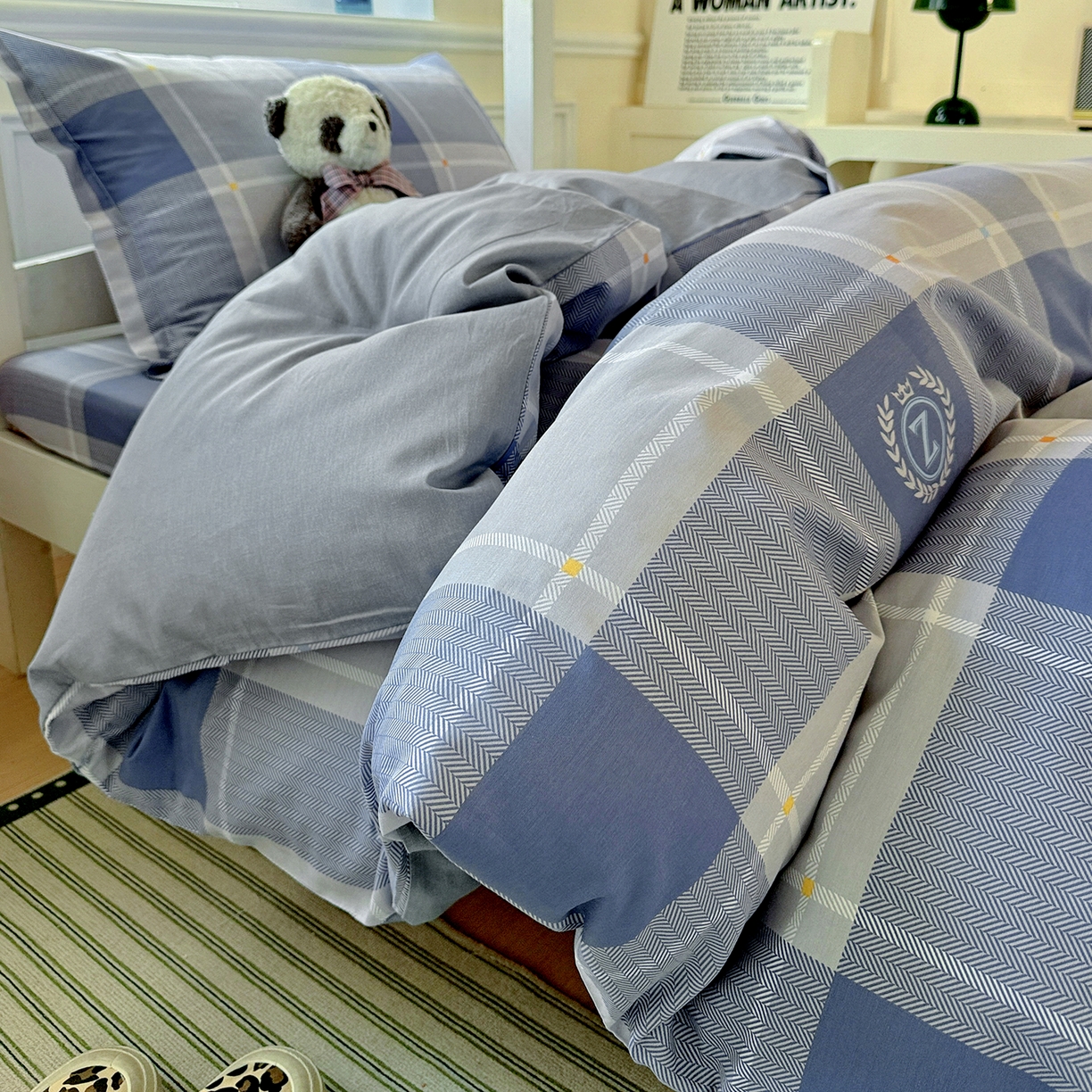 91家纺网 家纺一手货源 找家纺 依庭 2025新款全棉印花学生三件套宿舍三件套全棉三件套纯棉三件套 英伦风