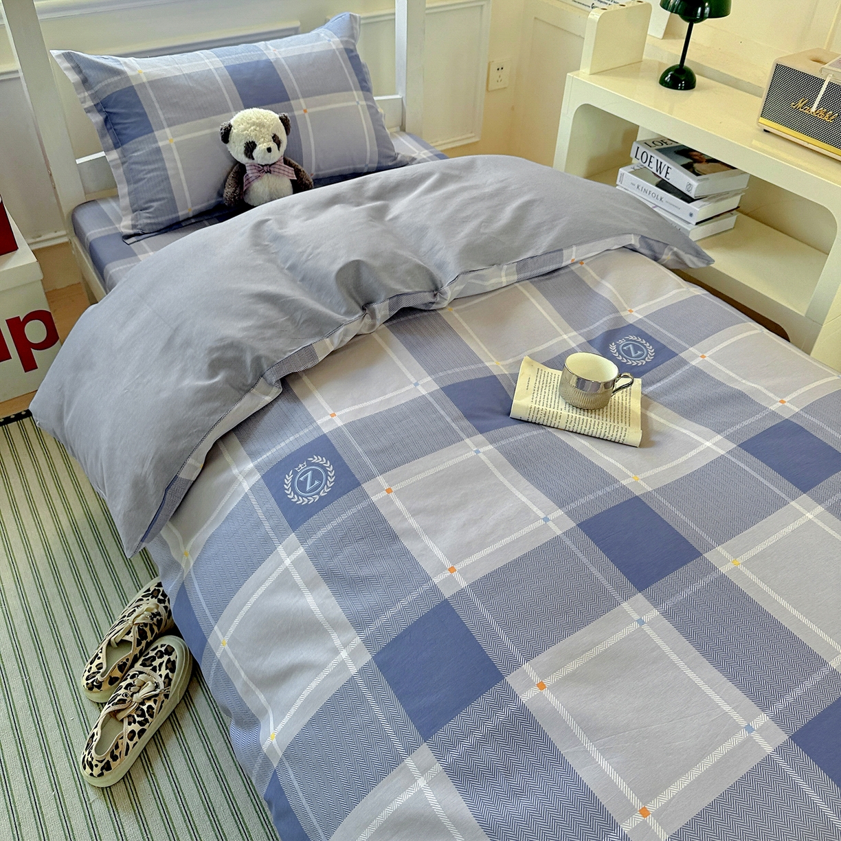 91家纺网 家纺一手货源 找家纺 依庭 2025新款全棉印花学生三件套宿舍三件套全棉三件套纯棉三件套 英伦风