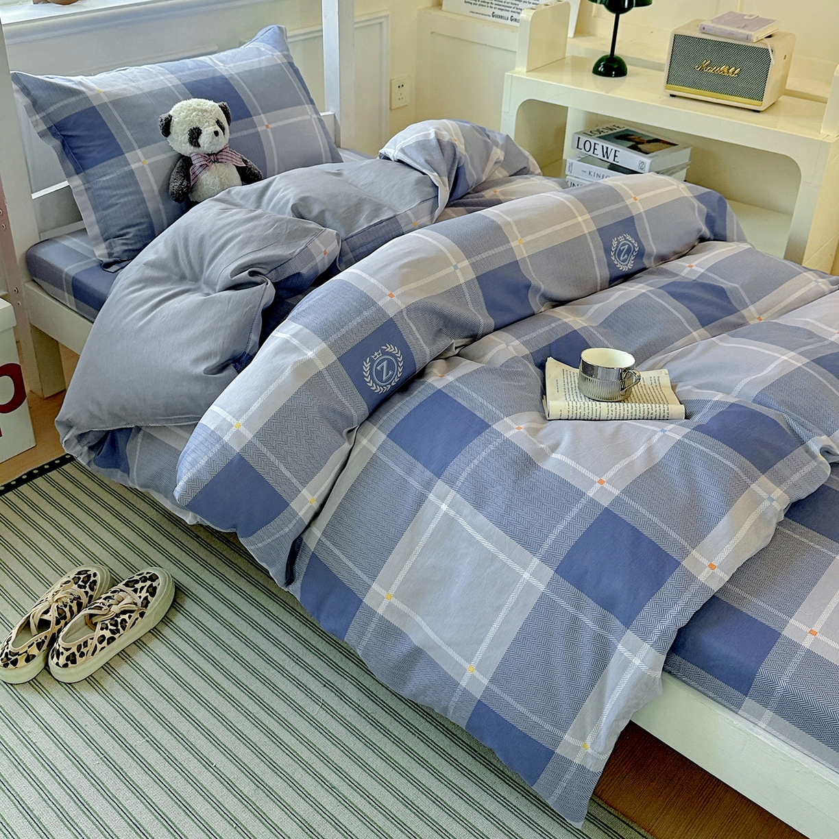 91家纺网 家纺一手货源 找家纺 依庭 2025新款全棉印花学生三件套宿舍三件套全棉三件套纯棉三件套 英伦风