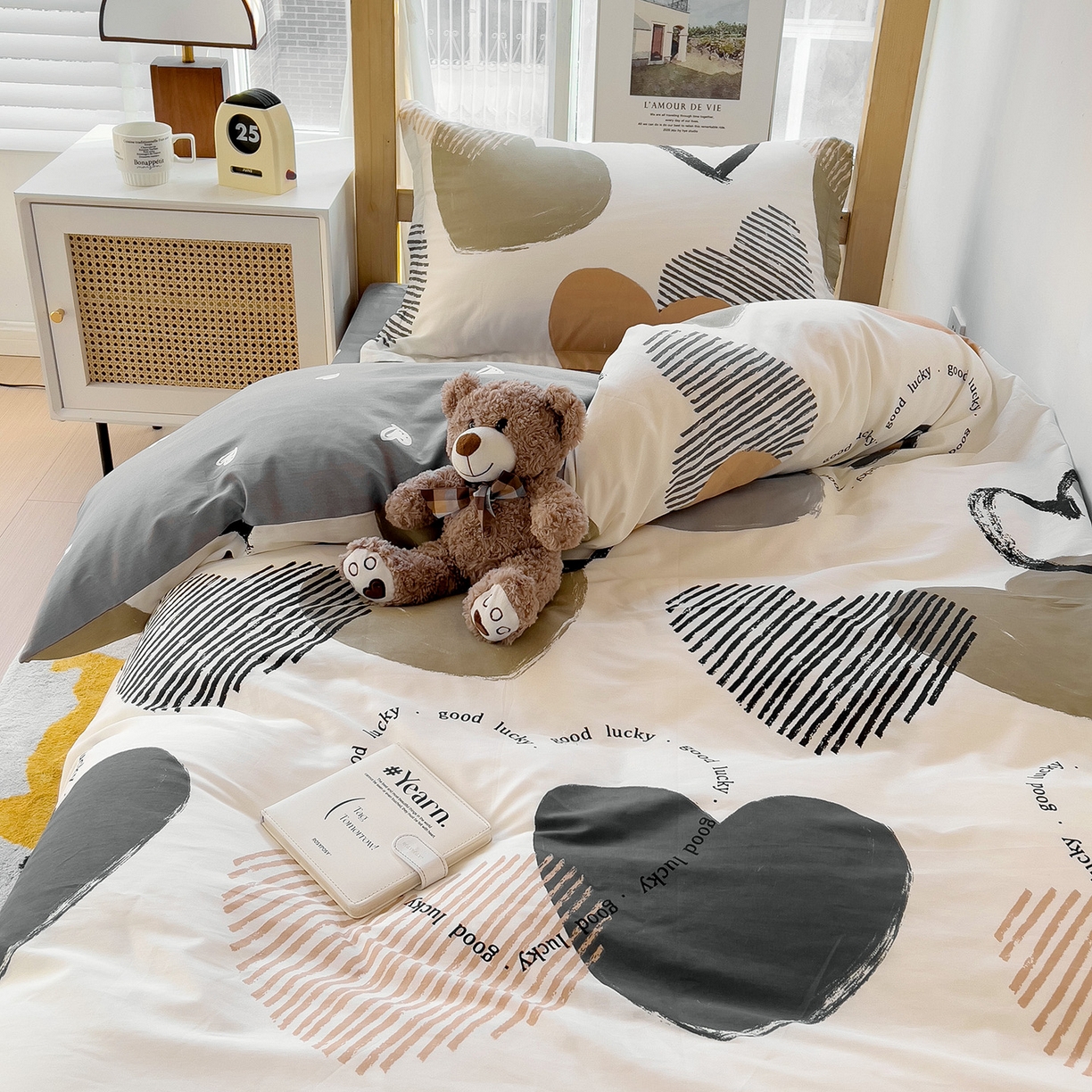 91家纺网 家纺一手货源 找家纺 依庭 2025新款全棉印花学生三件套宿舍三件套全棉三件套纯棉三件套 卡布奇诺