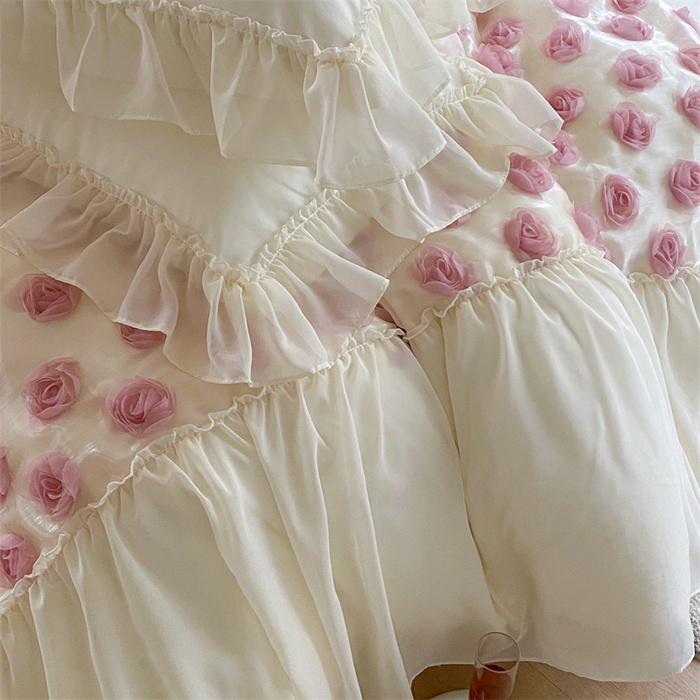 91家纺网 家纺一手货源 找家纺 庭笙 2025新款梦幻纱立体玫瑰高定款法式蕾丝边四件套-玫瑰之恋 玫瑰之恋奶油白