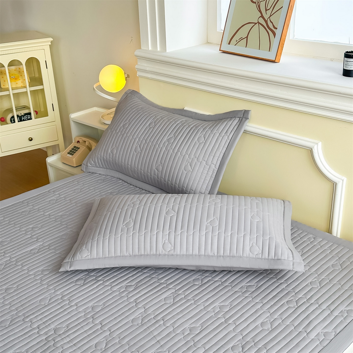 91家纺网 家纺一手货源 找家纺 雯豆家纺 2025新款加厚夹棉床褥子防滑床垫床护垫纯色素色绗缝垫子 爱心熊-床褥款暮云灰