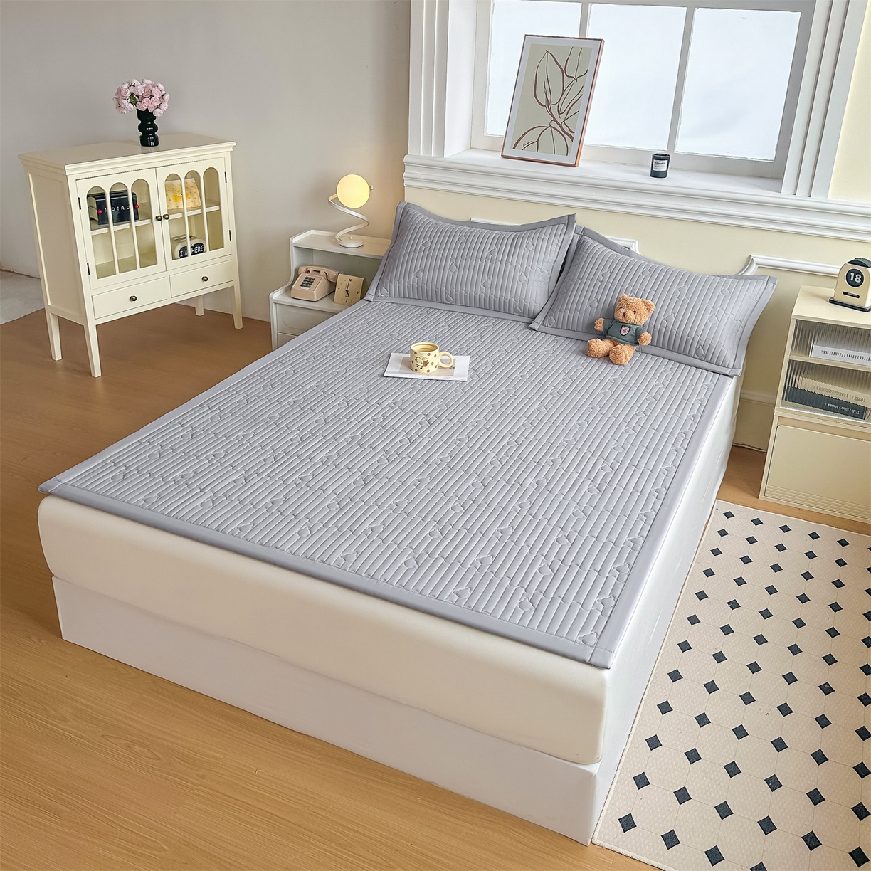 91家纺网 家纺一手货源 找家纺 雯豆家纺 2025新款加厚夹棉床褥子防滑床垫床护垫纯色素色绗缝垫子 爱心熊-床褥款暮云灰