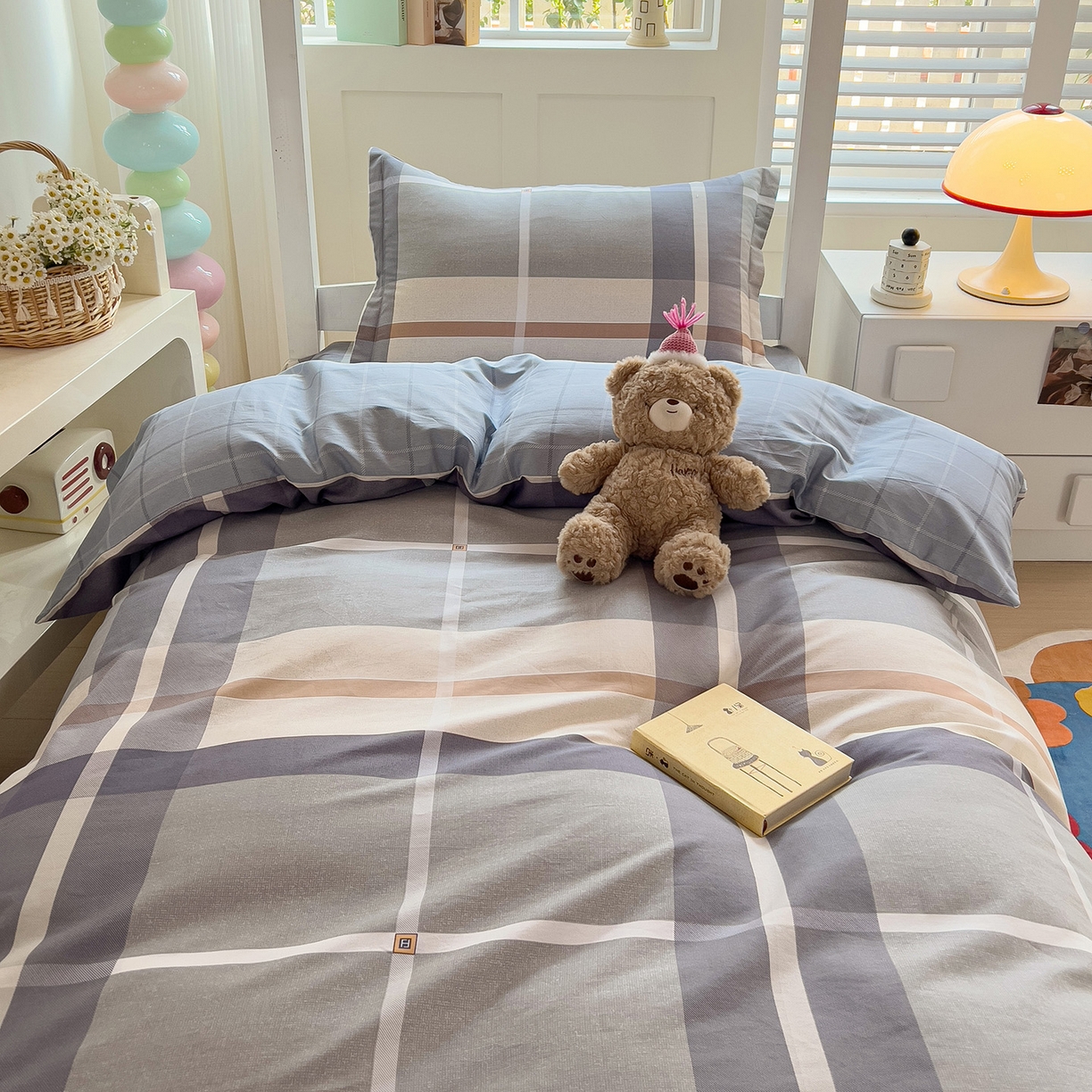 91家纺网 家纺一手货源 找家纺 依庭 2025新款全棉印花学生三件套宿舍三件套全棉三件套纯棉三件套 格纹速写