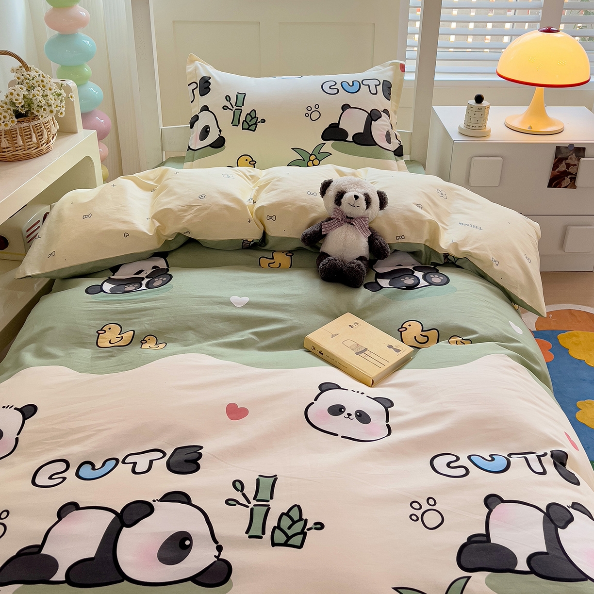 91家纺网 家纺一手货源 找家纺 依庭 2025新款全棉印花学生三件套宿舍三件套全棉三件套纯棉三件套 熊猫溪水