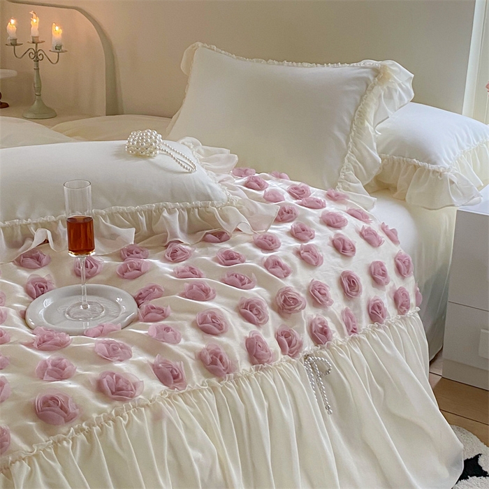 91家纺网 家纺一手货源 找家纺 庭笙 2025新款梦幻纱立体玫瑰高定款法式蕾丝边四件套-玫瑰之恋 玫瑰之恋奶油白