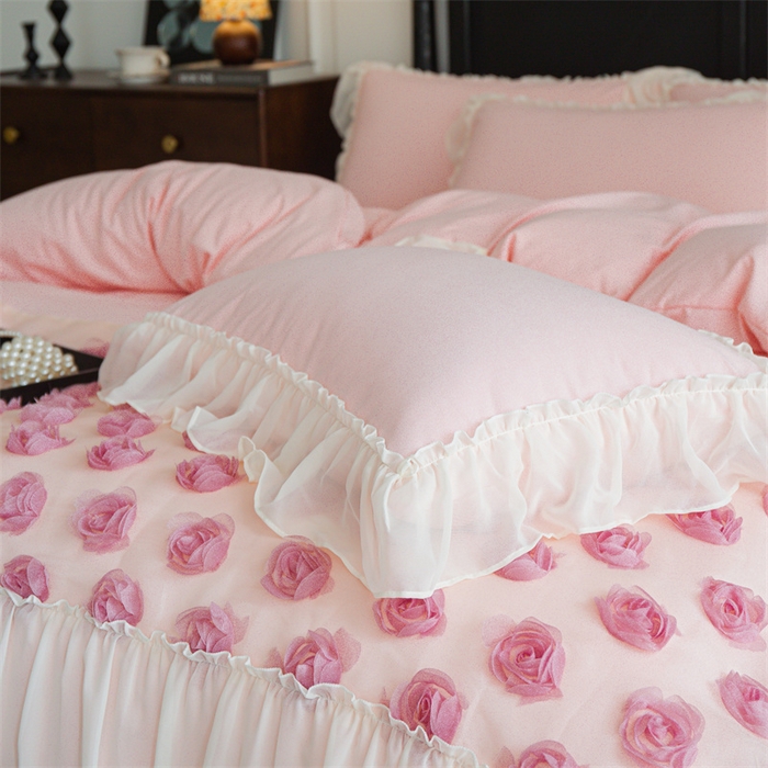 91家纺网 家纺一手货源 找家纺 （总）庭笙 2025新款梦幻纱立体玫瑰高定款法式蕾丝边四件套-玫瑰之恋