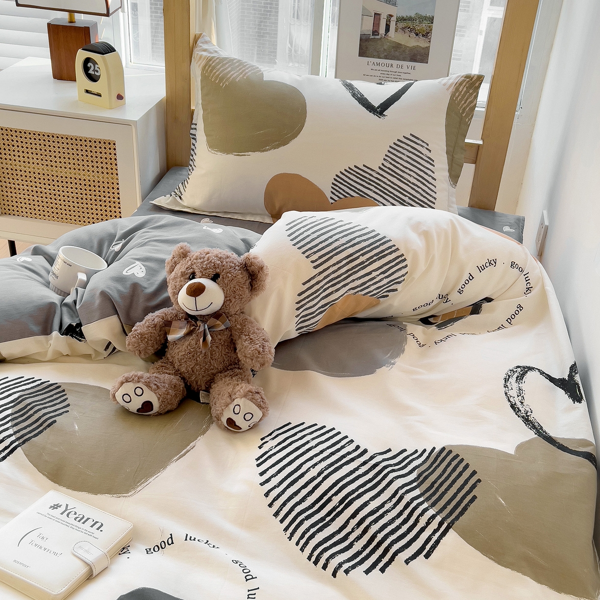 91家纺网 家纺一手货源 找家纺 依庭 2025新款全棉印花学生三件套宿舍三件套全棉三件套纯棉三件套 卡布奇诺