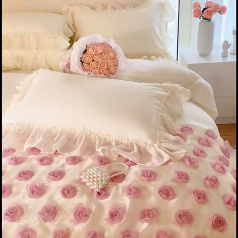 91家纺网 家纺一手货源 找家纺 庭笙 2025新款梦幻纱立体玫瑰高定款法式蕾丝边四件套-玫瑰之恋 玫瑰之恋奶油白