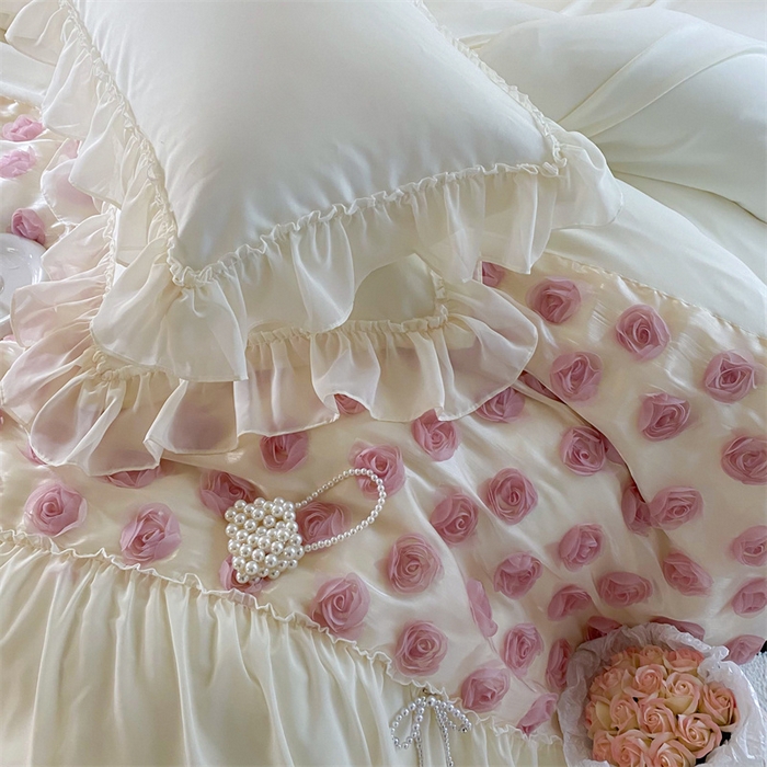 91家纺网 家纺一手货源 找家纺 庭笙 2025新款梦幻纱立体玫瑰高定款法式蕾丝边四件套-玫瑰之恋 玫瑰之恋奶油白