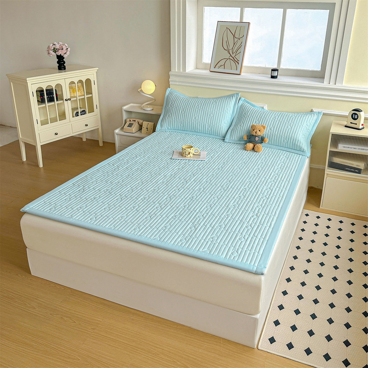 91家纺网 家纺一手货源 找家纺 雯豆家纺 2025新款加厚夹棉床褥子防滑床垫床护垫纯色素色绗缝垫子 爱心熊-床褥款淡水蓝