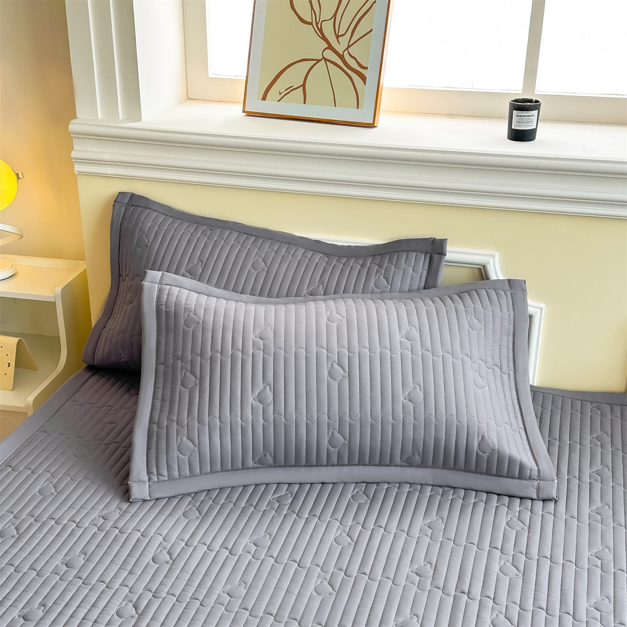 91家纺网 家纺一手货源 找家纺 雯豆家纺 2025新款加厚夹棉床褥子防滑床垫床护垫纯色素色绗缝垫子 爱心熊-床褥款深空灰