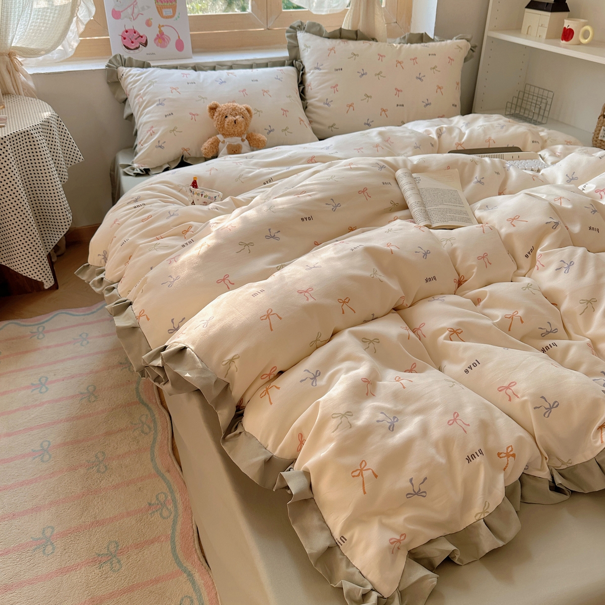 91家纺网 家纺一手货源 找家纺 韩巢家纺 2025新款针织双层纱花边款被套直播热销款四件套学生宿舍床单三件套-（提供卖家秀） 彩色蝴蝶绩