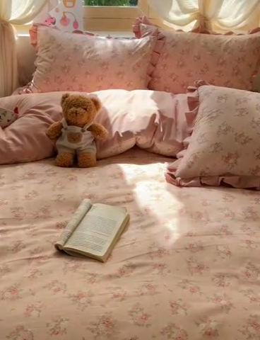 91家纺网 家纺一手货源 找家纺 韩巢家纺 2025新款针织双层纱花边款被套直播热销款四件套学生宿舍床单三件套-（提供卖家秀） 春和豆沙