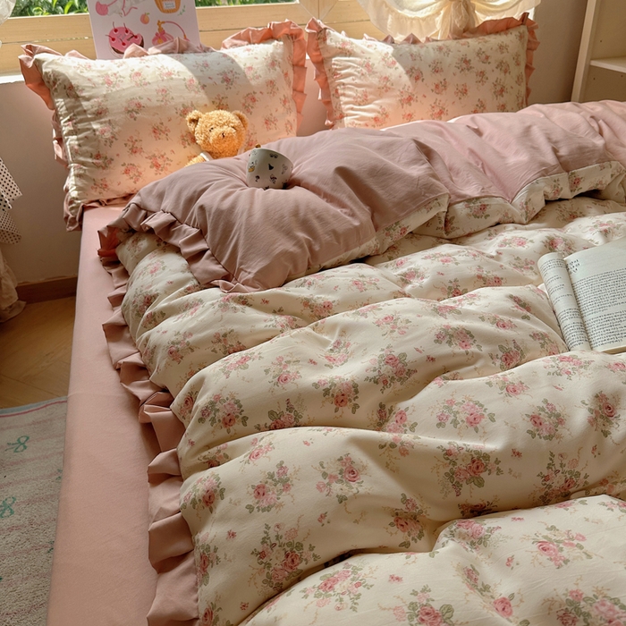 91家纺网 家纺一手货源 找家纺 韩巢家纺 2025新款针织双层纱花边款被套直播热销款四件套学生宿舍床单三件套-（提供卖家秀） 春和米