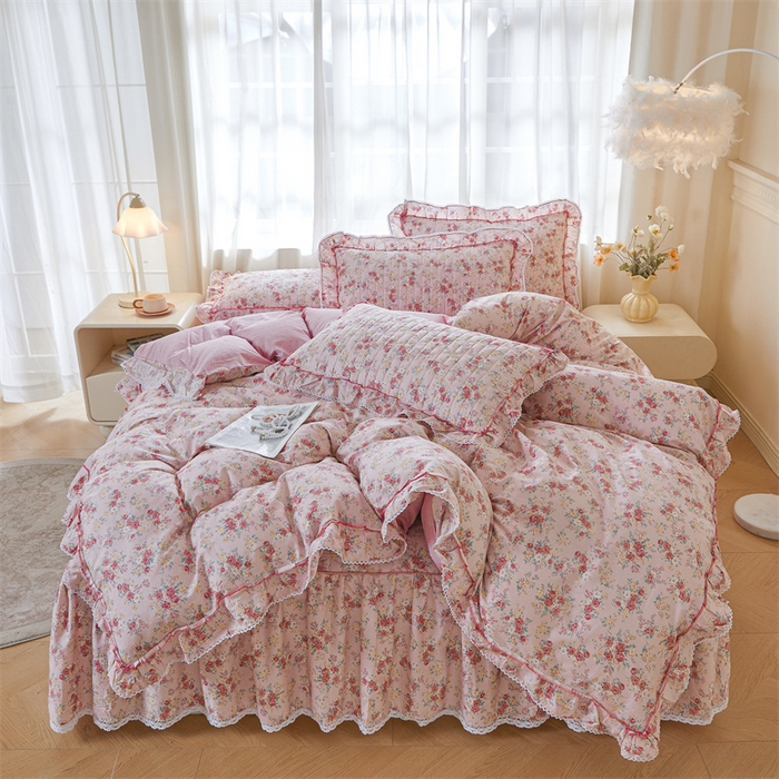 91家纺网 家纺一手货源 找家纺 缦彩 2025新款全棉纯棉夹棉公主风花边床裙四件套 缤纷绮梦