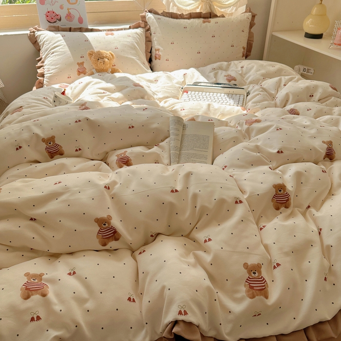 91家纺网 家纺一手货源 找家纺 韩巢家纺 2025新款针织双层纱花边款被套直播热销款四件套学生宿舍床单三件套-（提供卖家秀） 叮当熊