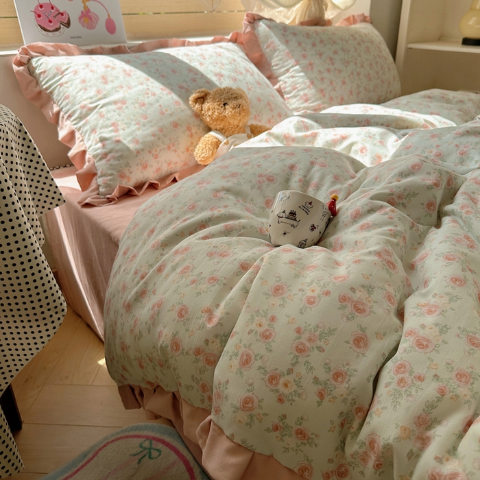 91家纺网 家纺一手货源 找家纺 韩巢家纺 2025新款针织双层纱花边款被套直播热销款四件套学生宿舍床单三件套-（提供卖家秀） 塞林娜绿