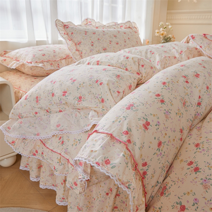91家纺网 家纺一手货源 找家纺 缦彩 2025新款全棉纯棉夹棉公主风花边床裙四件套 雾岛听风-粉