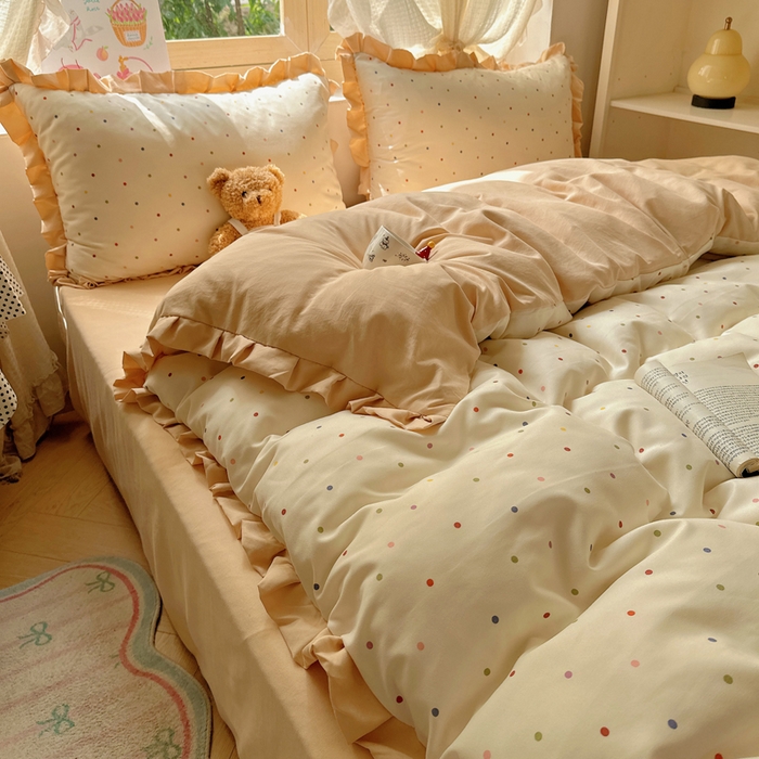 91家纺网 家纺一手货源 找家纺 韩巢家纺 2025新款针织双层纱花边款被套直播热销款四件套学生宿舍床单三件套-（提供卖家秀） 奶油波点米