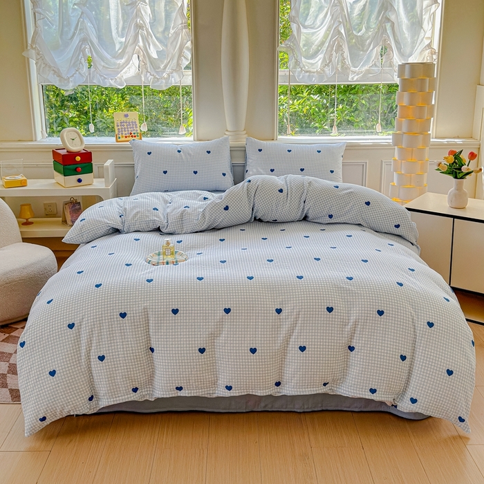 91家纺网 家纺一手货源 找家纺 感遇家纺2025新款全棉双层纱纤柔四件套 格子爱心蓝