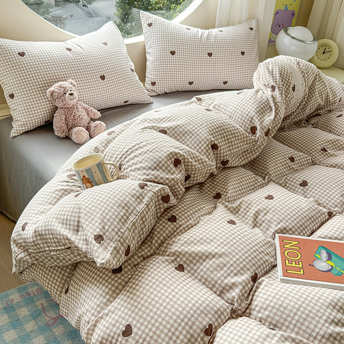 91家纺网 家纺一手货源 找家纺 感遇家纺 2025新款全棉纯棉千柔双层纱四件套 格子爱心咖