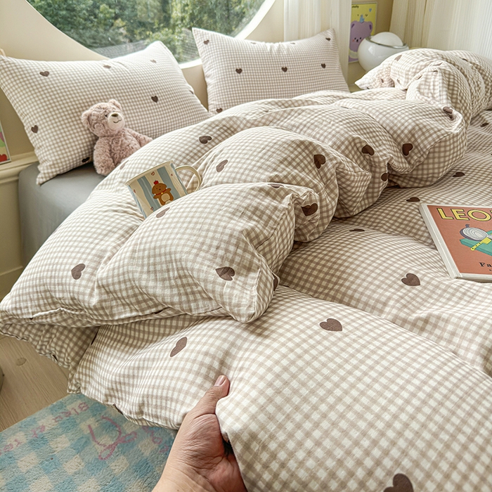 91家纺网 家纺一手货源 找家纺 感遇家纺 2025新款全棉纯棉千柔双层纱四件套 格子爱心咖