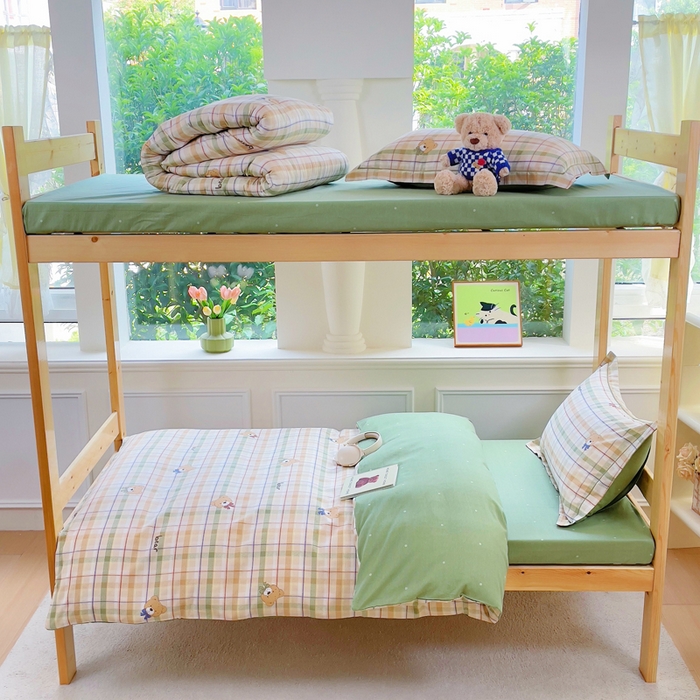 91家纺网 家纺一手货源 找家纺 铭博家纺 新款100%全棉印花学生季宿舍上下铺三件套 艾格小熊