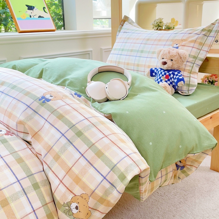 91家纺网 家纺一手货源 找家纺 铭博家纺 新款100%全棉印花学生季宿舍上下铺三件套 艾格小熊