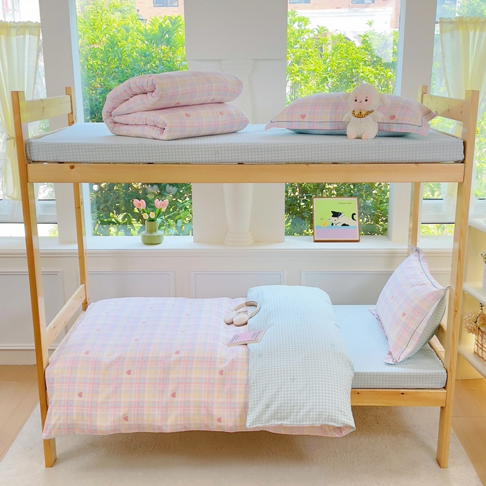 91家纺网 家纺一手货源 找家纺 铭博家纺 新款100%全棉印花学生季宿舍上下铺三件套 加州甜心粉