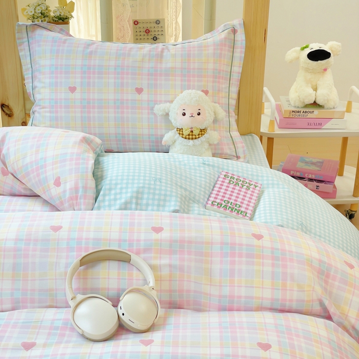 91家纺网 家纺一手货源 找家纺 铭博家纺 新款100%全棉印花学生季宿舍上下铺三件套 加州甜心粉