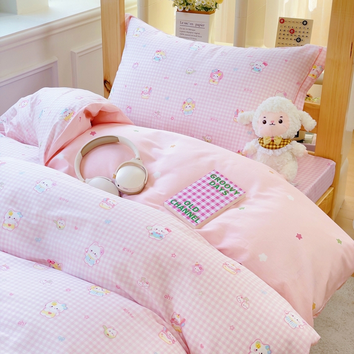 91家纺网 家纺一手货源 找家纺 铭博家纺 新款100%全棉印花学生季宿舍上下铺三件套 恋恋吉米