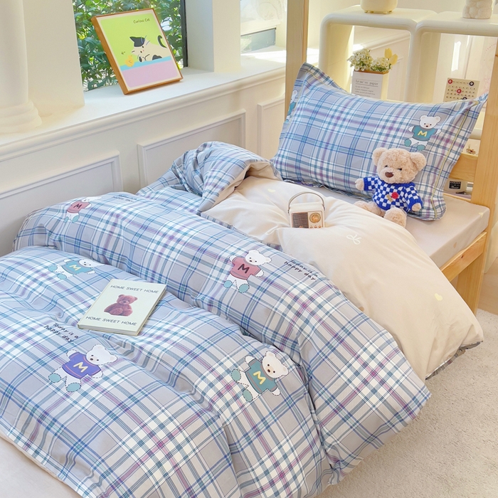 91家纺网 家纺一手货源 找家纺 铭博家纺 新款100%全棉印花学生季宿舍上下铺三件套 学院小熊