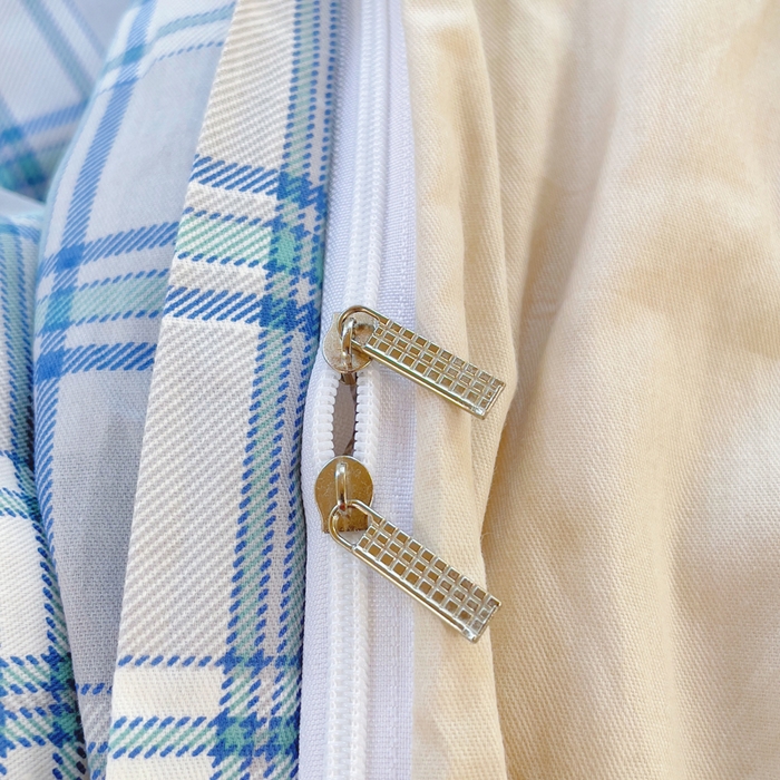 91家纺网 家纺一手货源 找家纺 铭博家纺 新款100%全棉印花学生季宿舍上下铺三件套 学院小熊