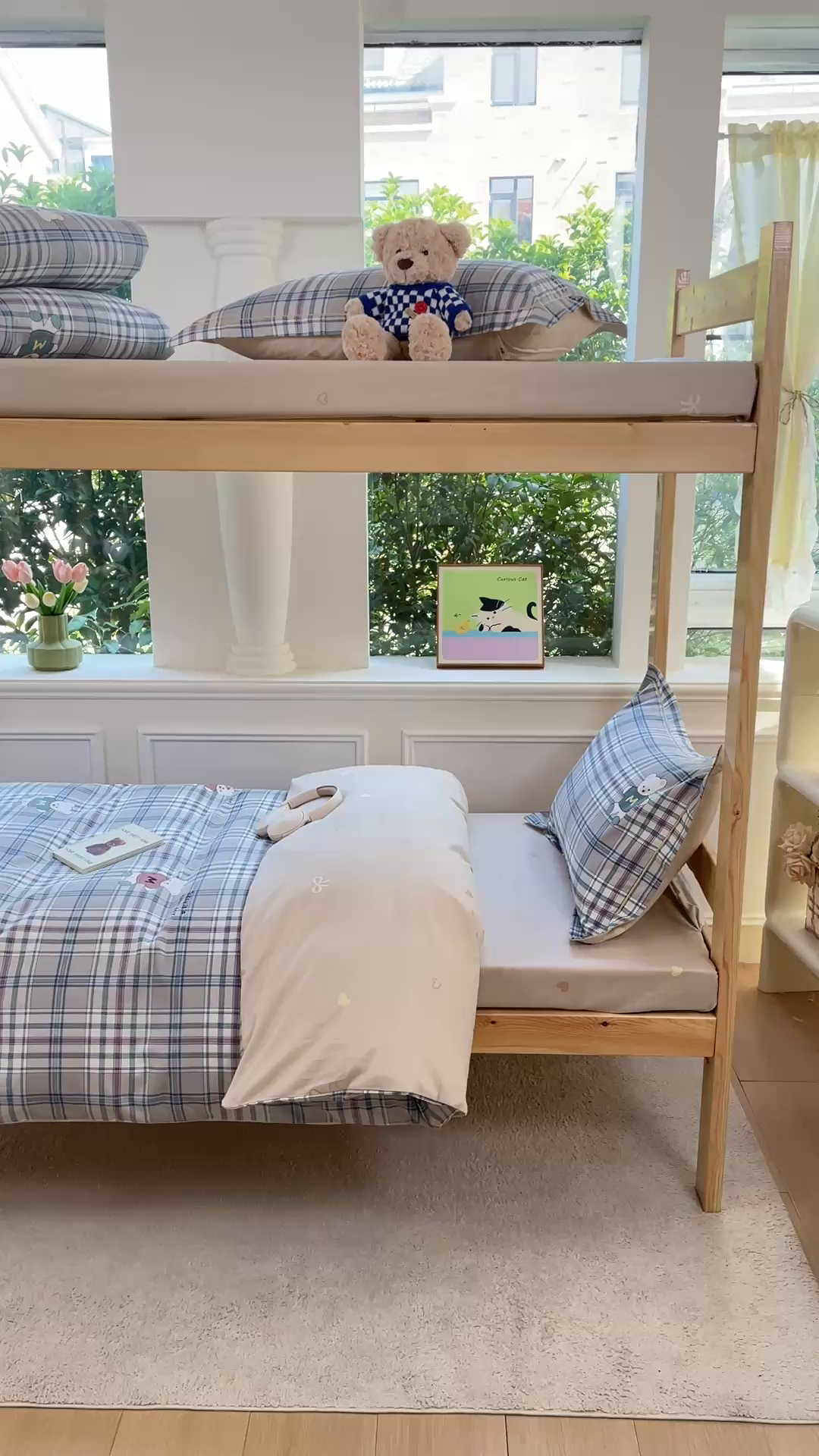 91家纺网 家纺一手货源 找家纺 铭博家纺 新款100%全棉印花学生季宿舍上下铺三件套 学院小熊