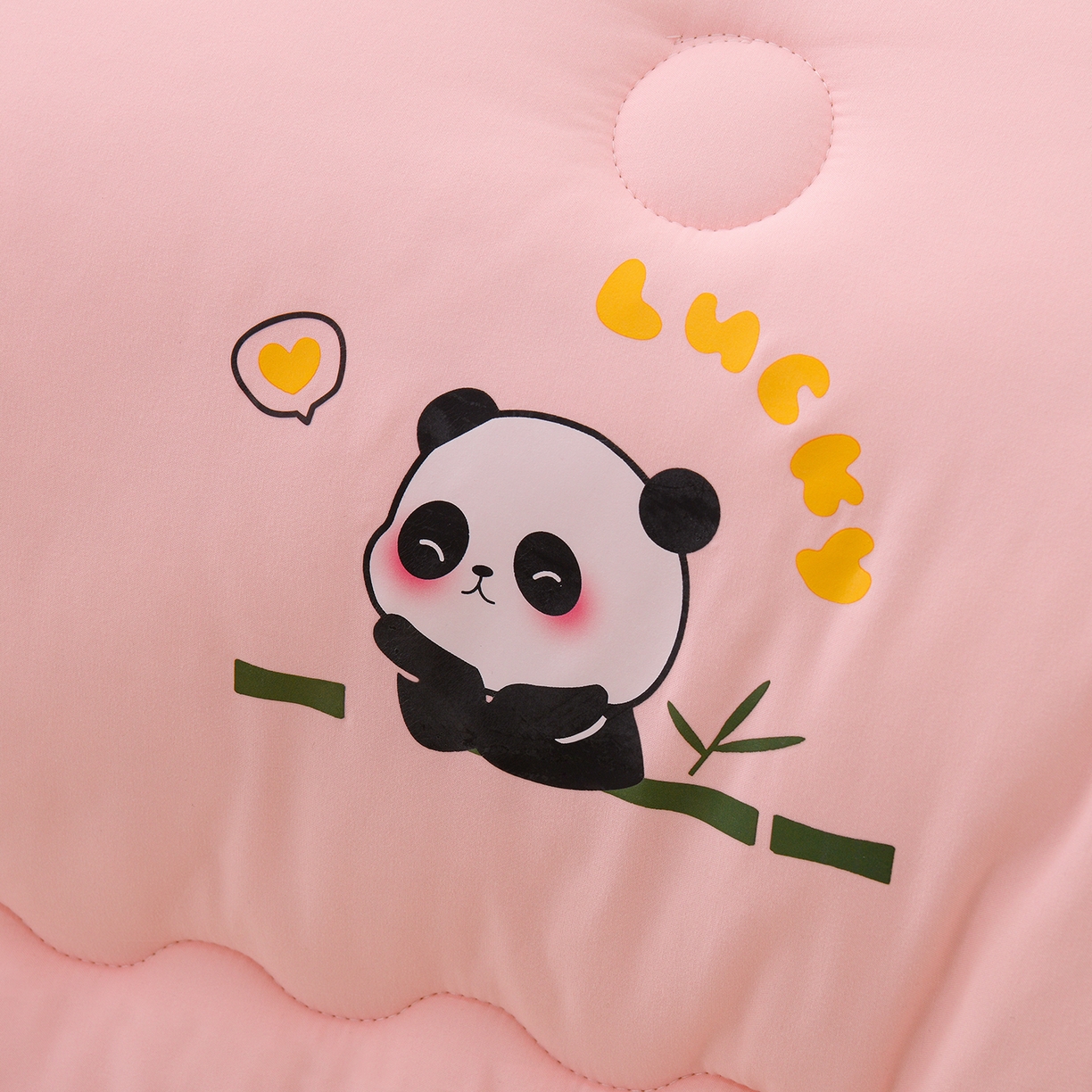 91家纺网 家纺一手货源 找家纺 易展家居 2025新款水洗棉大豆被 熊猫-西柚粉