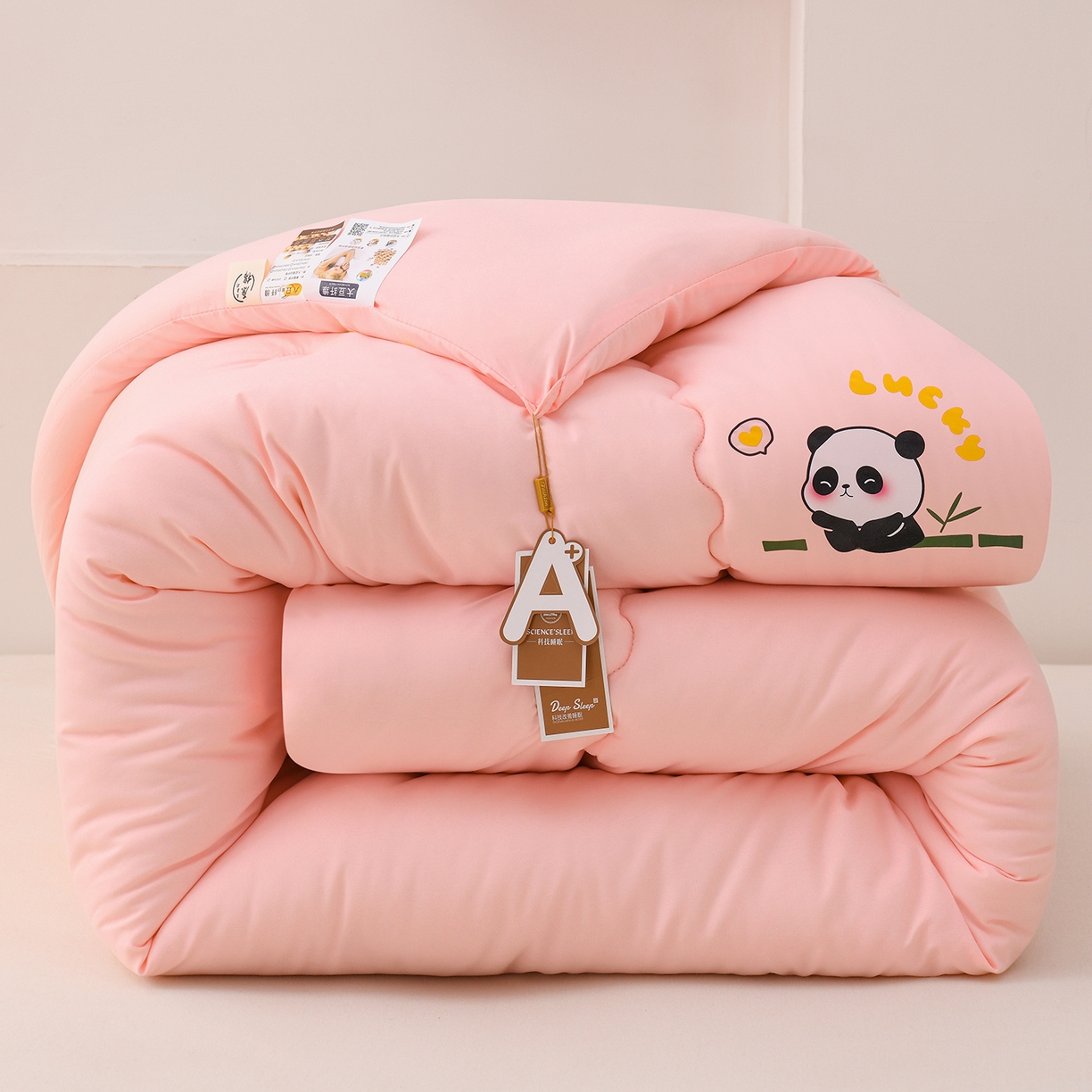 91家纺网 家纺一手货源 找家纺 易展家居 2025新款水洗棉大豆被 熊猫-西柚粉