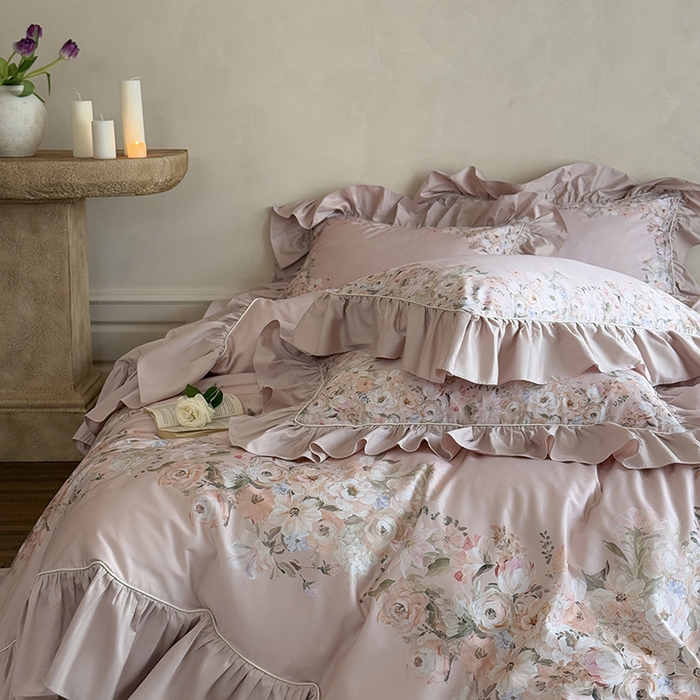 91家纺网 家纺一手货源 找家纺 优然居家纺 2025新款大版印花印花法式嵌绳大花边四件套 安娜粉